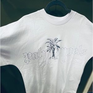 NEW! MENS PALM ANGELS T-SHIRT NEVER WORN AND ALL THE TAGS STILL ATTACHED. SIZE:L